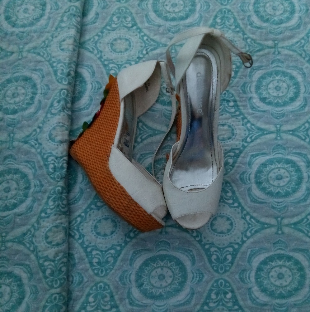 Dollhouse Wedges w/Flowers